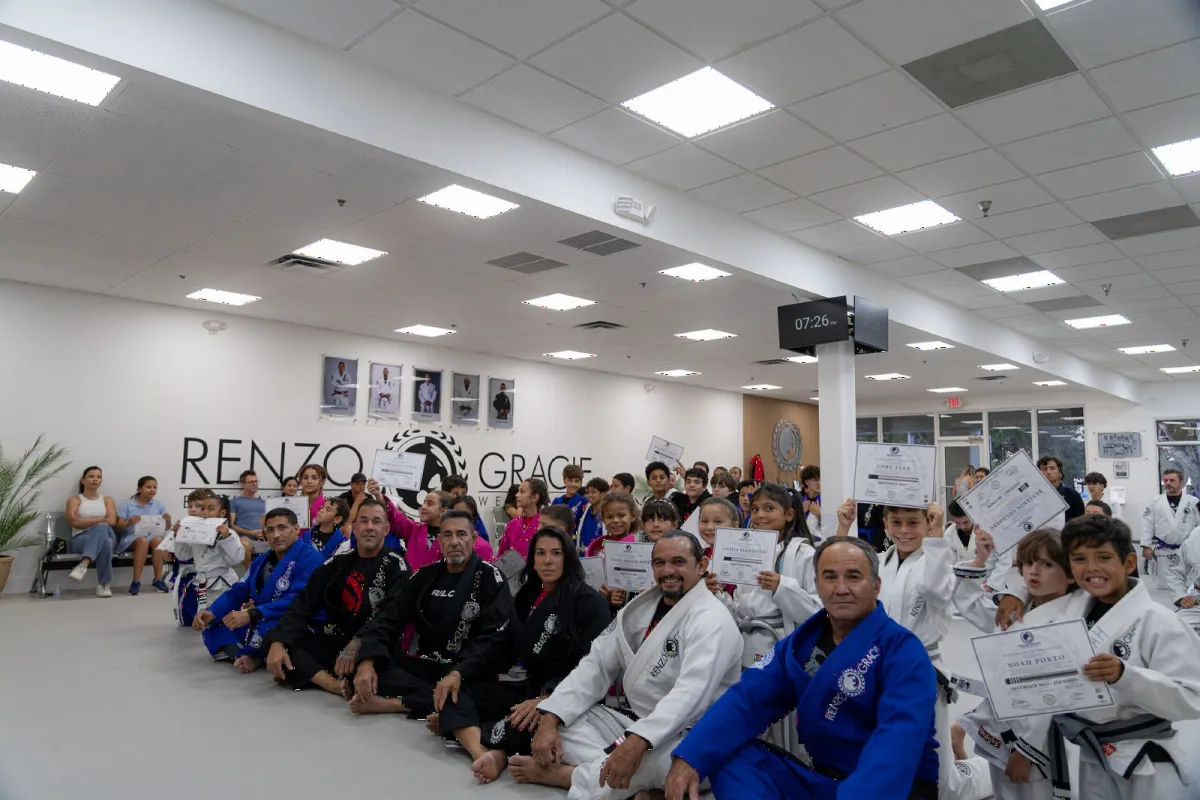 Ceremonia de graduación de cinturón en Renzo Gracie West Boca Raton